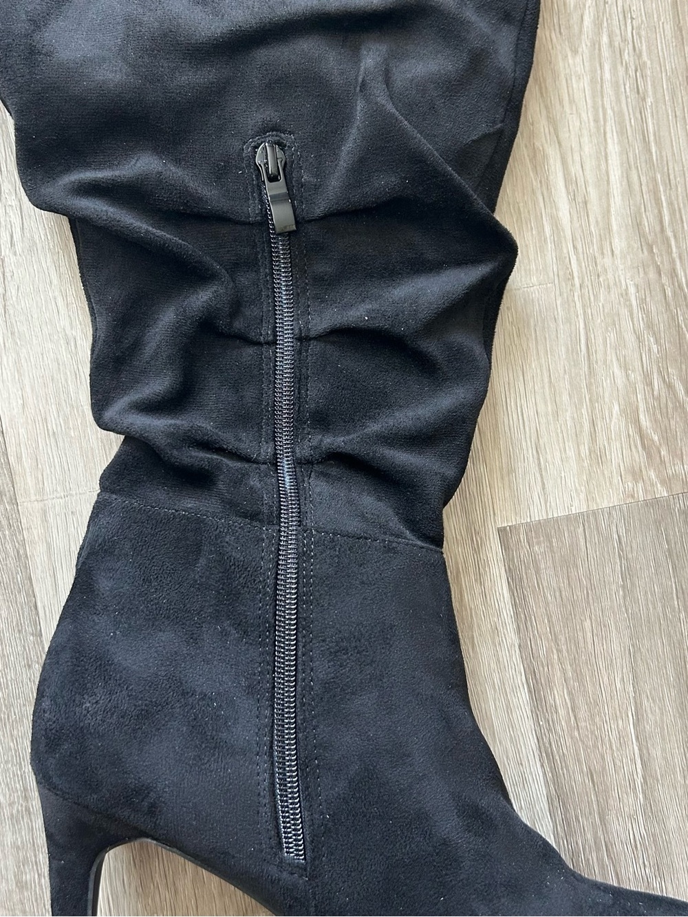 NWOT Black Suede Slouchy Knee High Boots Kitten Heel Size 9 - Picture 5 of 9